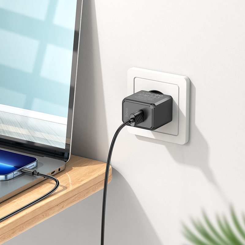 Сетевое зарядное устройство HOCO CS11A Ocean 1xUSB с Кабелем USB - Lightning, 2.1A, черный фото