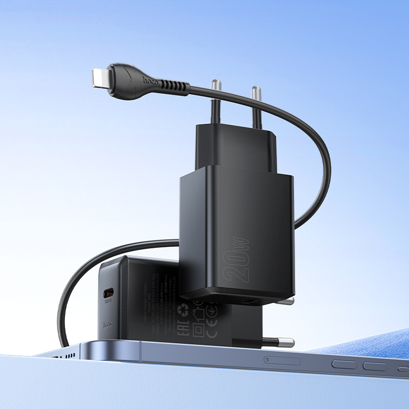 Сетевое зарядное устройство HOCO N68 Nuevo 1xUSB-C с Кабелем Type-C - Lightning, 20W, черный фото