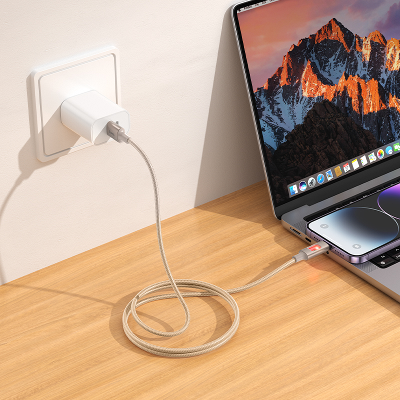 Кабель USB HOCO U144 Charging USB - Lightning, 2.4А, 1.2 м, золотой фото