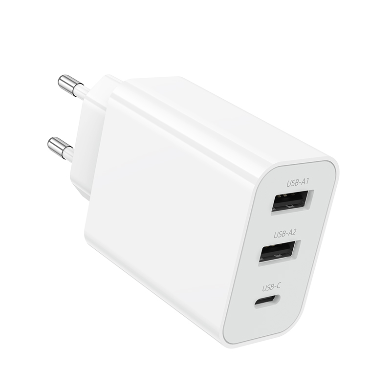 Сетевое зарядное устройство BOROFONE BA105A Stellar 2xUSB + 1xUSB-C, 3A, 15W, белый фото