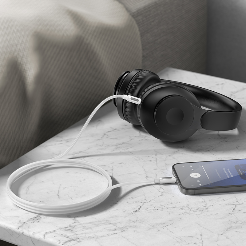Аудиокабель BOROFONE BL20 True sound AUX Jack 3,5 (m) - Lightning (m), 1 м, белый фото