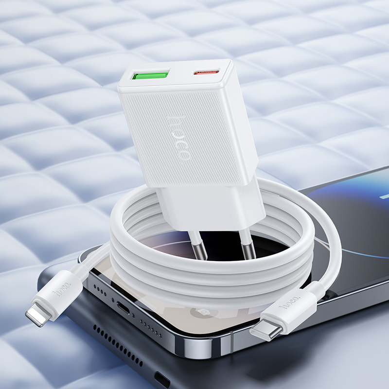 Сетевое зарядное устройство HOCO N73 Speed 1xUSB + 1xUSB-C с Кабелем Type-C - Lightning, 3A, 20W, белый фото