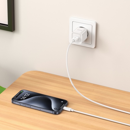 Сетевое зарядное устройство HOCO C145A Charm 1xUSB, 18W, белый фото