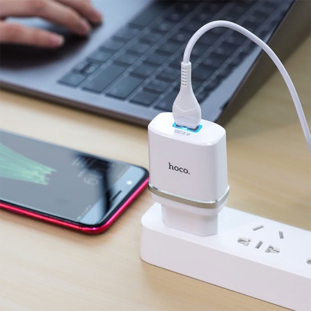 Сетевое зарядное устройство HOCO C12Q Smart 1xUSB, 3A, 18W, белый фото